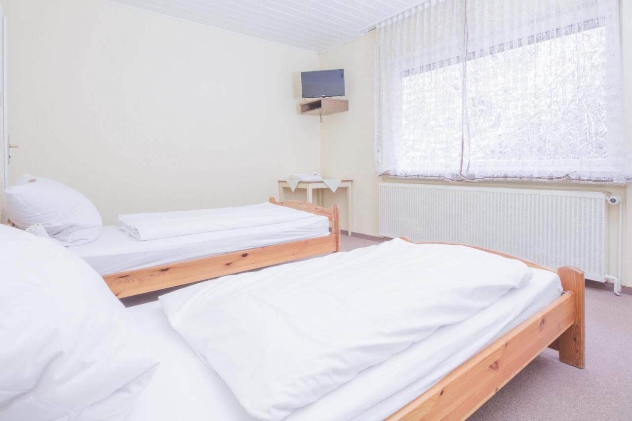 Motel Zum Taunus Ziegenberg Ngoại thất bức ảnh